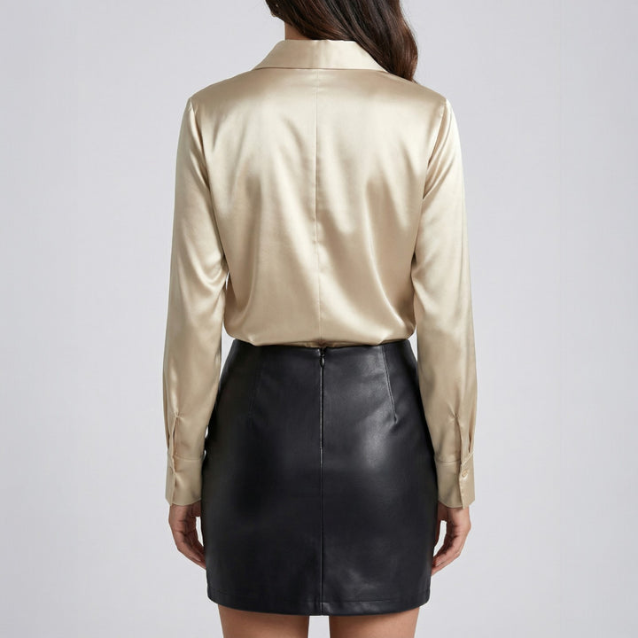 Bluză din satin cu fundă la gât