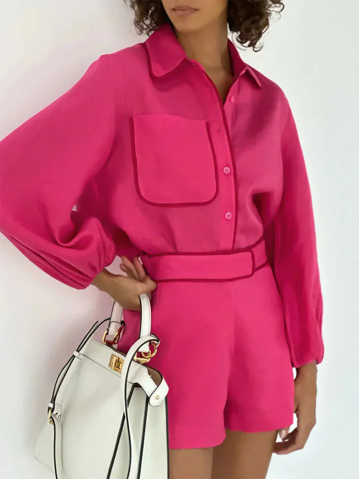 Set de pantaloni scurți și in cu detalii contrastante