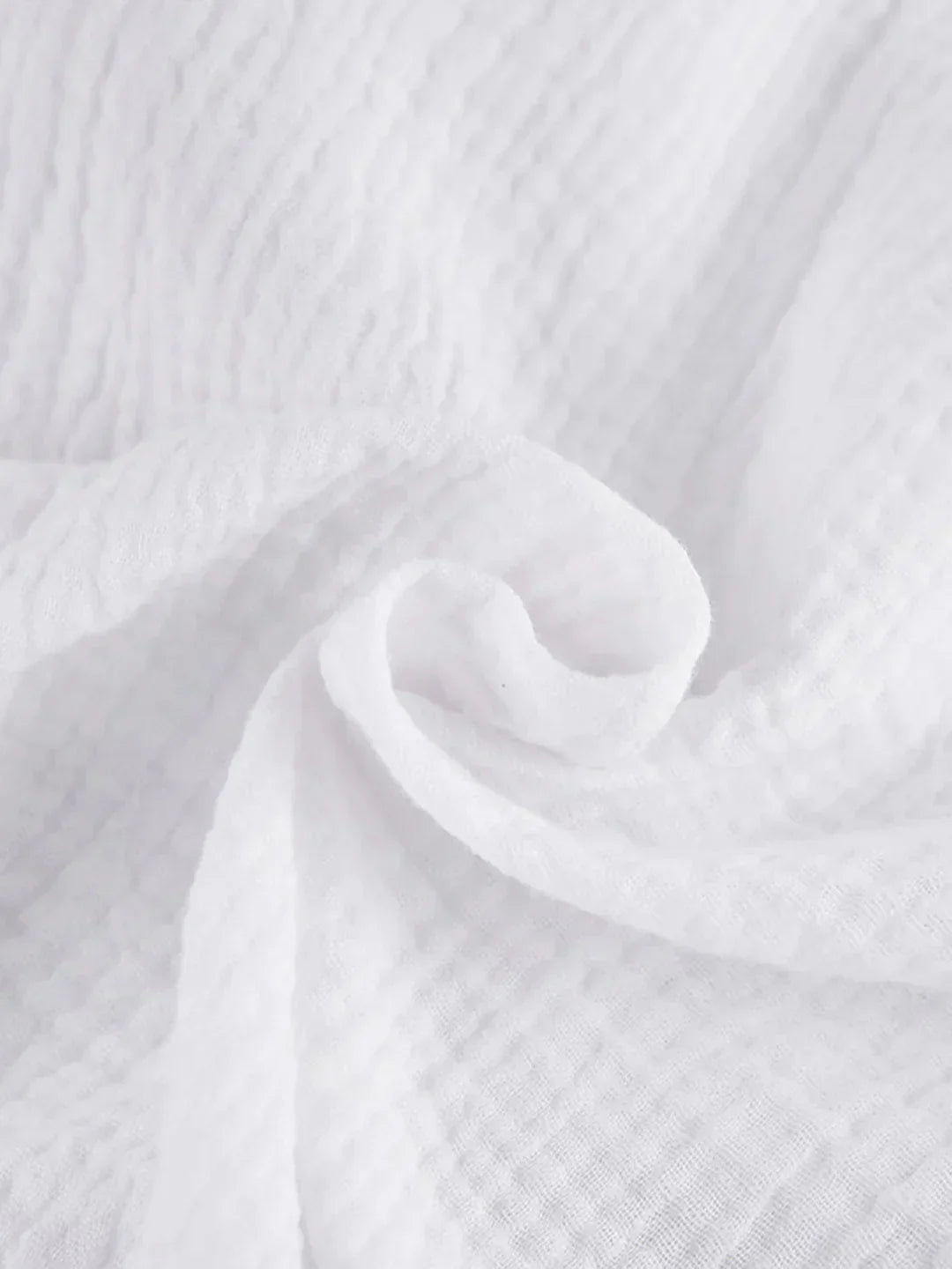 Set asortat minimalist, lejer, cu cămașă și pantaloni