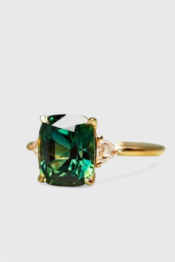 Elena – Inel elegant cu piatră verde