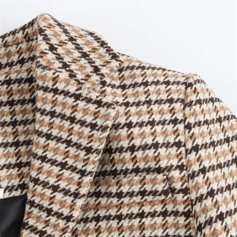 Palton clasic în carouri